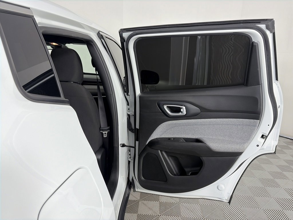 Used 2023 Jeep Compass Sport image 27