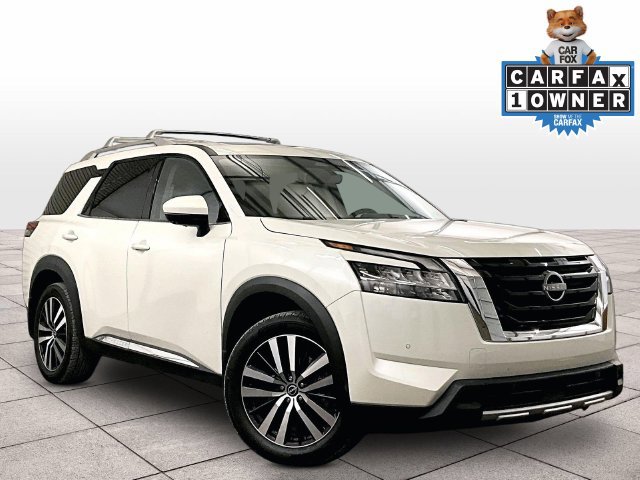 Used 2023 Nissan Pathfinder Platinum w/ Cargo Package AWD/4WD image 2