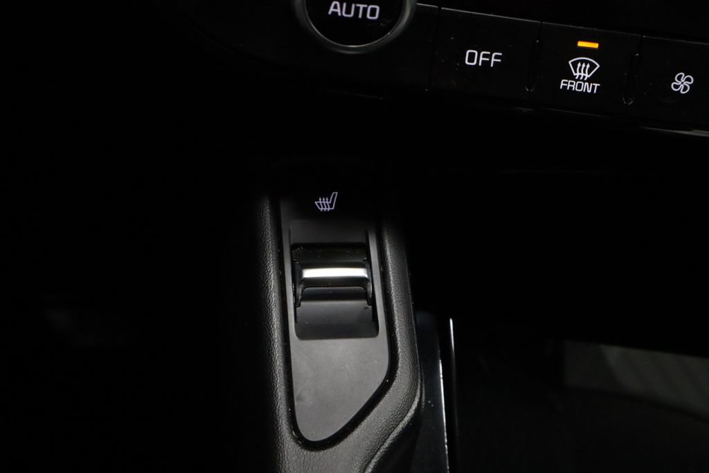 Used 2025 Kia Telluride S image 12