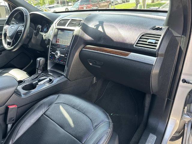 Certified 2018 Ford Explorer Limited FWD image 16