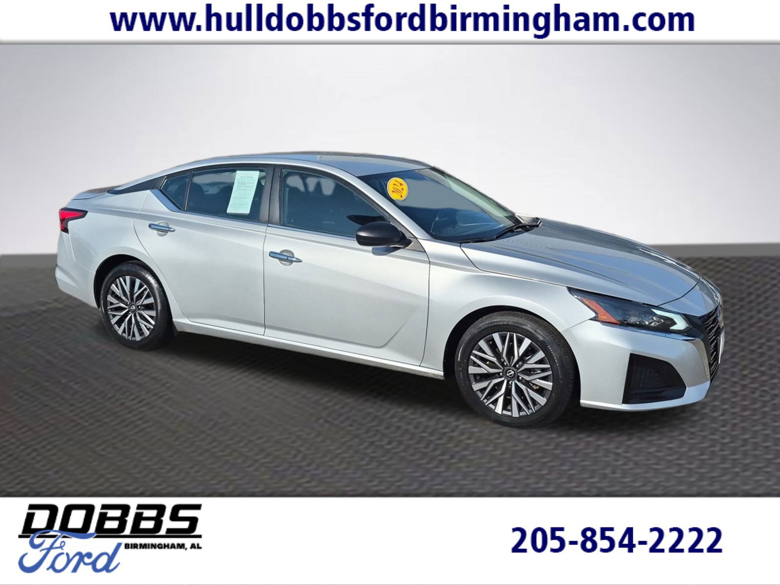 Used 2024 Nissan Altima 2.5 SV