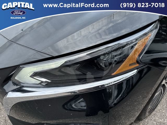 Used 2025 Nissan Altima 2.5 SV FWD image 11