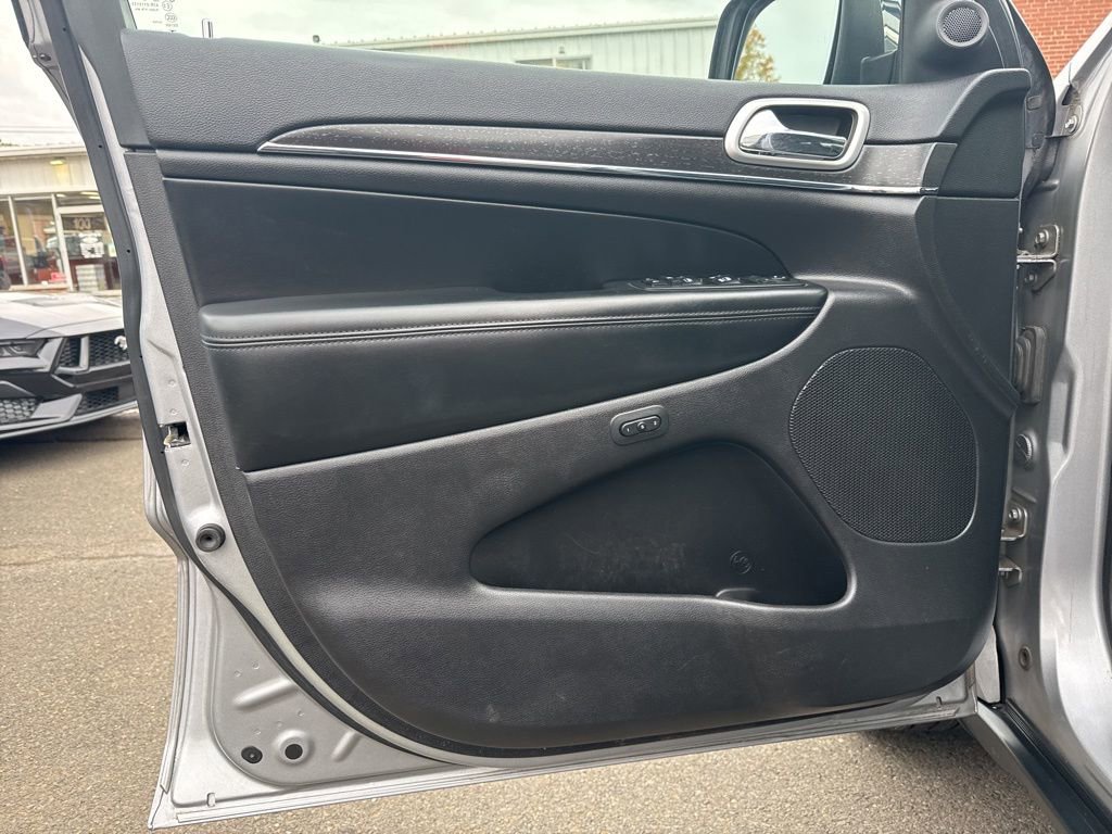 Used 2018 Jeep Grand Cherokee Limited image 13
