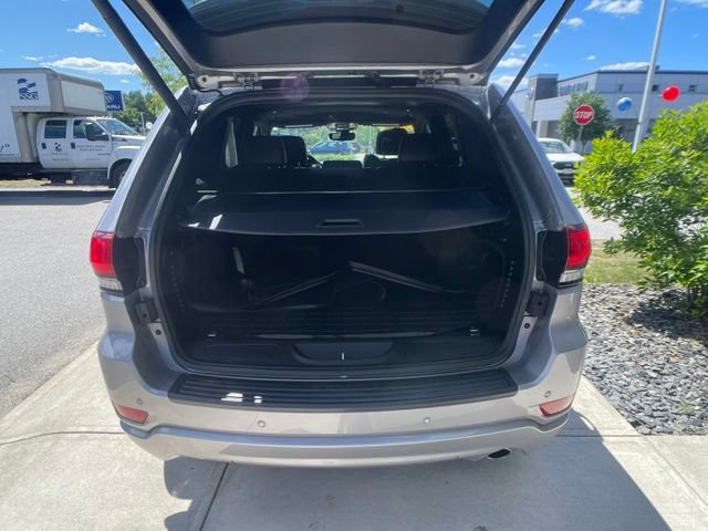 Used 2020 Jeep Grand Cherokee Altitude AWD/4WD image 36