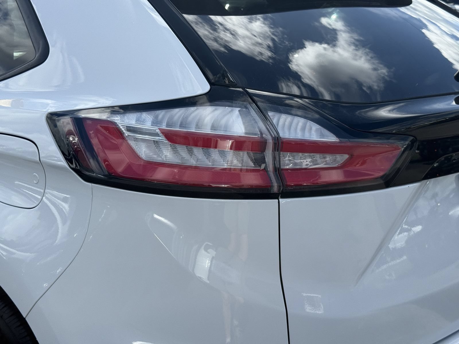 Certified 2024 Ford Edge SE w/ Black Appearance Package AWD/4WD image 9