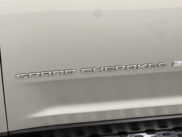 Used 2025 Jeep Grand Cherokee Limited w/ Trailer Tow Package AWD/4WD image 18