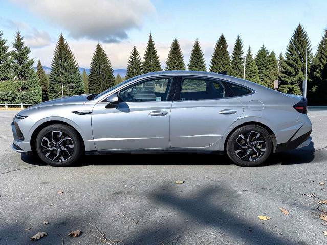 Used 2025 Hyundai Sonata SEL FWD image 3