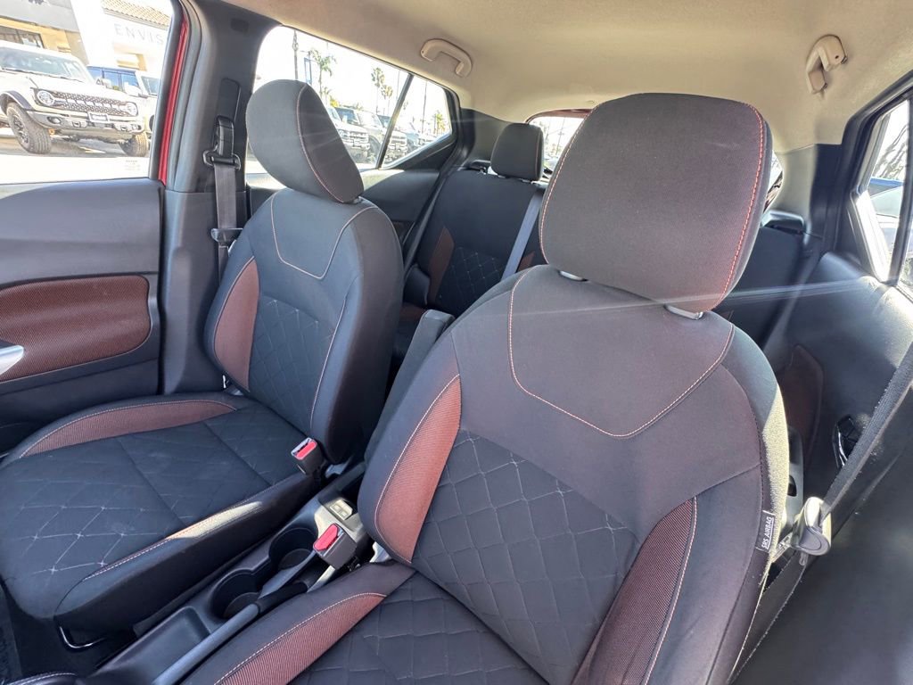 Used 2019 Nissan Kicks SR image 19