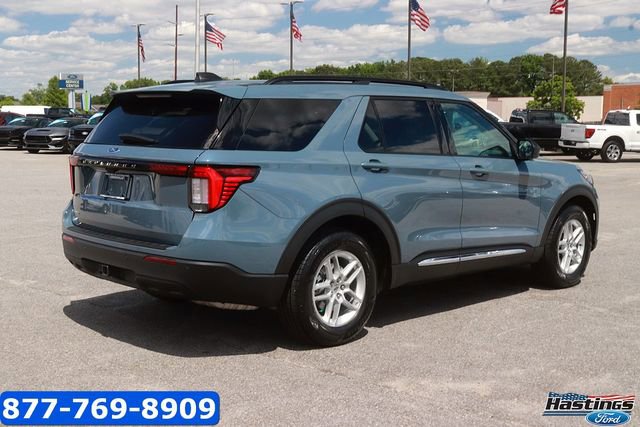 Certified 2025 Ford Explorer Active RWD image 5
