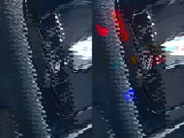 Certified 2023 Ford Explorer Limited w/ Equipment Group 301A image 3