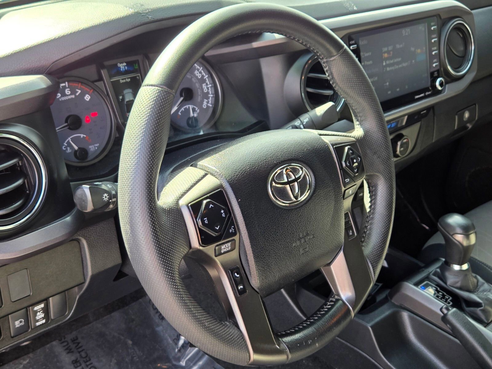 Used 2023 Toyota Tacoma TRD Off-Road w/ Technology Package AWD/4WD image 18