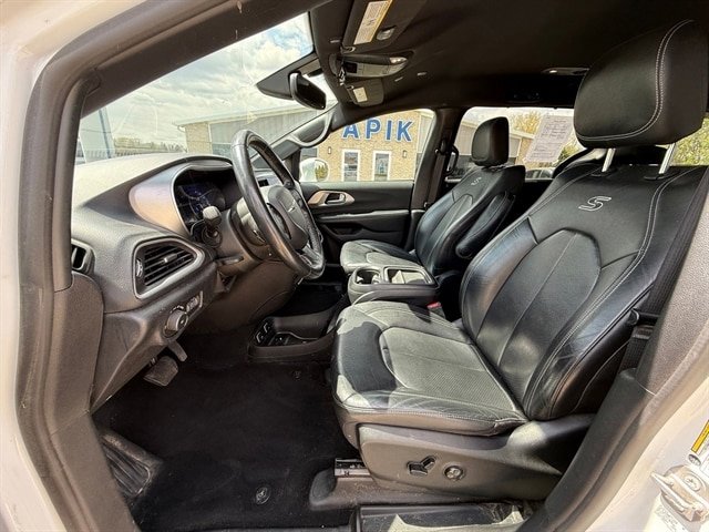 Used 2020 Chrysler Pacifica Touring-L AWD/4WD image 6