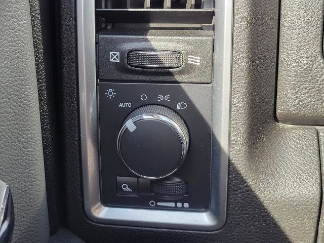 Used 2022 RAM 1500 Classic SLT image 25