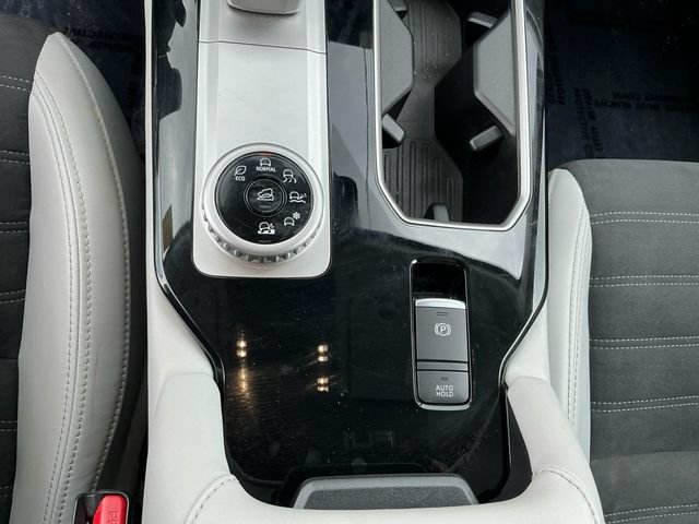 Used 2025 Mitsubishi Outlander SE AWD/4WD image 26