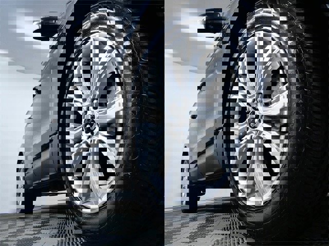 Certified 2024 Ford Edge Titanium image 2