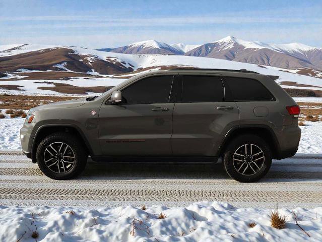 Used 2020 Jeep Grand Cherokee Trailhawk w/ Trailhawk Luxury Group image 3