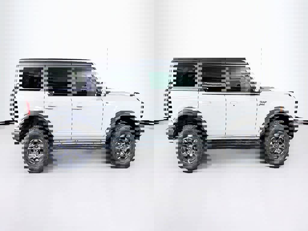 Certified 2021 Ford Bronco Outer Banks w/ Sasquatch Package image 6