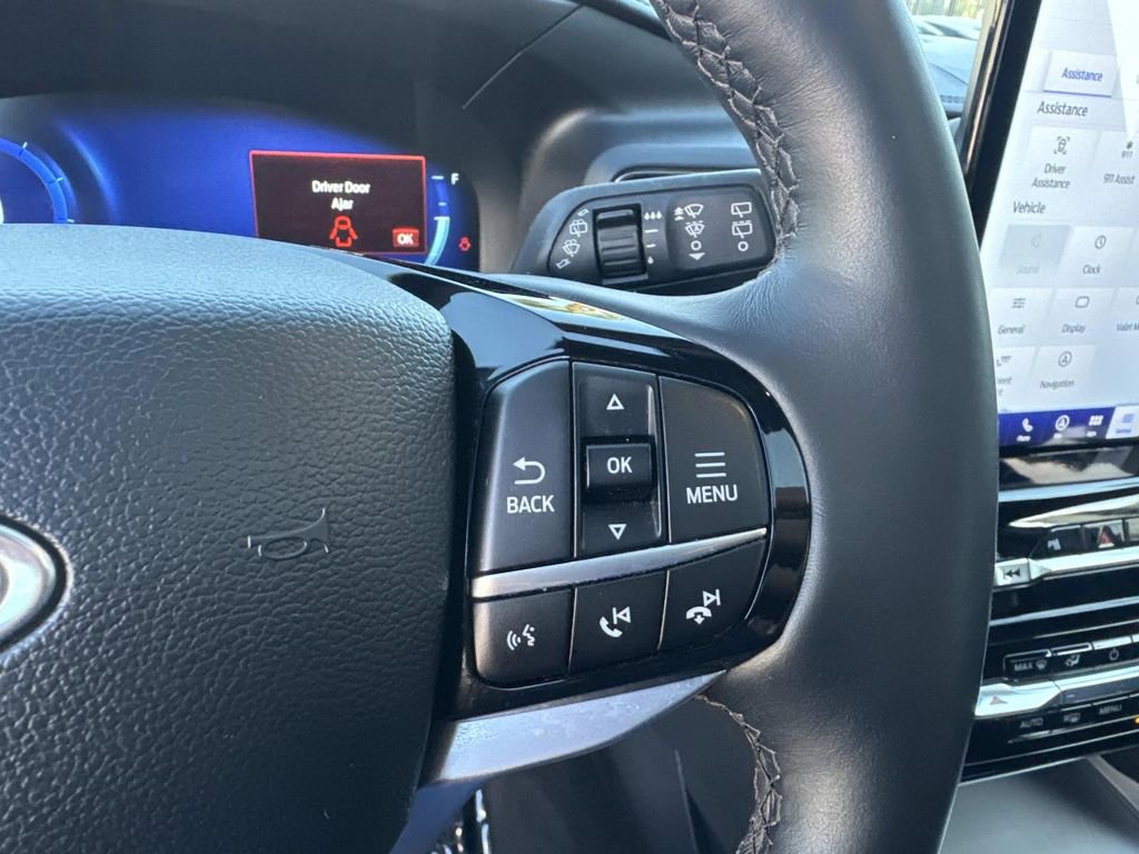 Certified 2022 Ford Explorer Platinum w/ Equipment Group 601A image 25