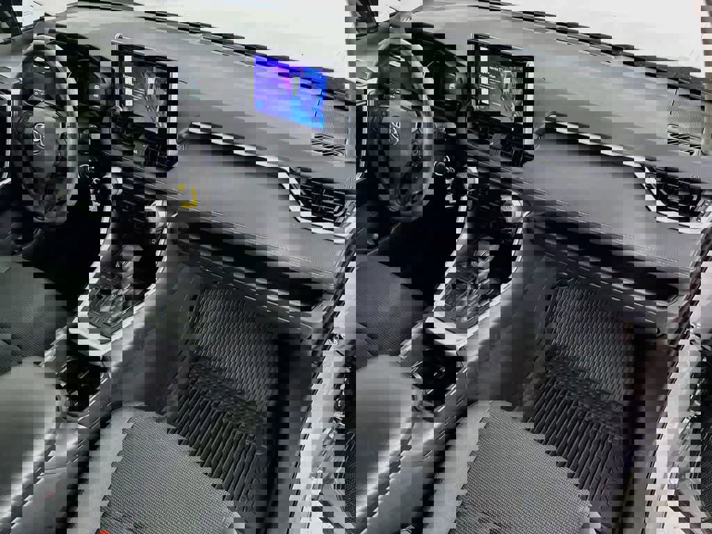 Used 2025 Toyota RAV4 LE FWD image 31