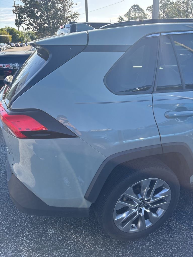 Used 2023 Toyota RAV4 XLE Premium image 10