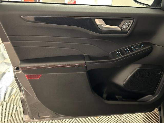 Certified 2025 Ford Escape ST-Line w/ Tech Pack #1 image 15