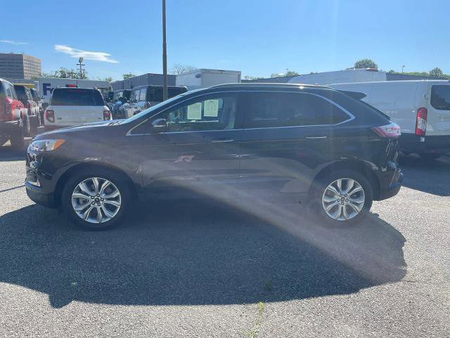 Certified 2024 Ford Edge Titanium w/ Class II Trailer Tow Package image 2