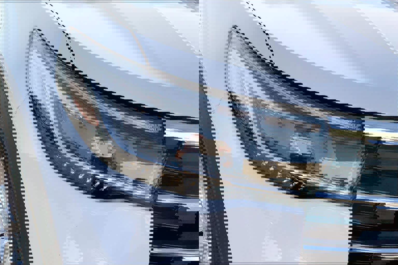 Certified 2025 Ford Explorer Active image 27