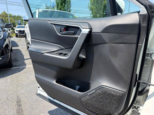 Used 2022 Toyota RAV4 LE FWD image 22