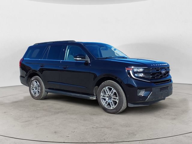 Certified 2025 Ford Expedition Active AWD/4WD image 3