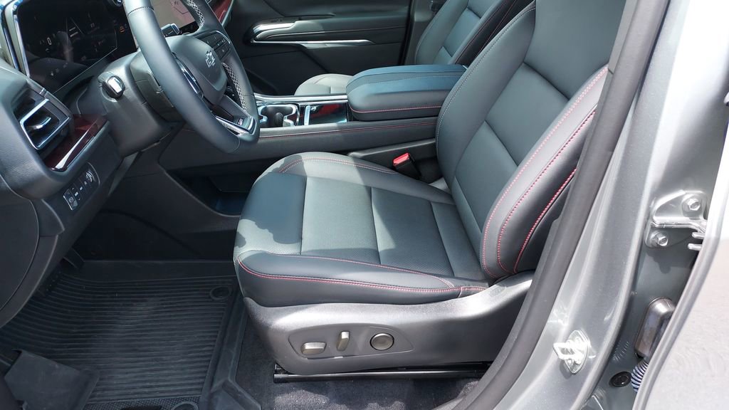 Used 2025 Chevrolet Traverse Z71 w/ Driver Confidence Package image 18