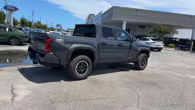 Used 2025 Toyota Tacoma TRD Off-Road AWD/4WD image 7