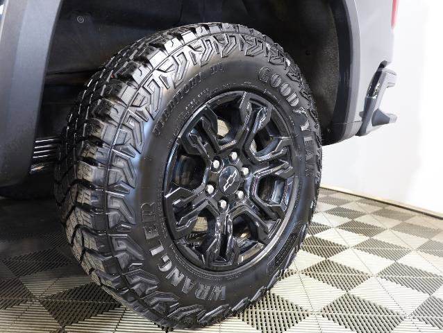 Used 2024 Chevrolet Silverado 1500 ZR2 w/ Technology Package image 26