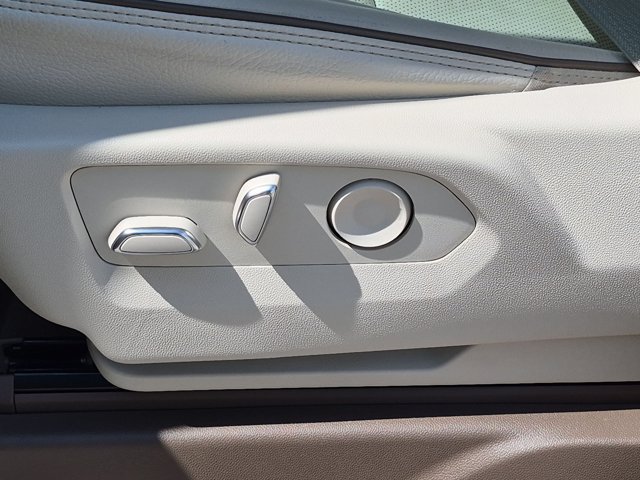 Used 2022 GMC Yukon Denali RWD image 17