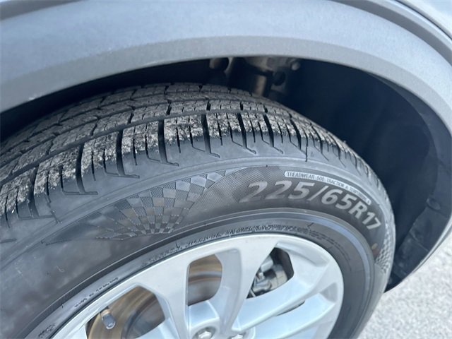 Certified 2020 Ford Escape SE image 39