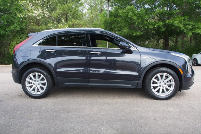 Used 2023 Cadillac XT4 Luxury w/ Cold Weather Package FWD image 8