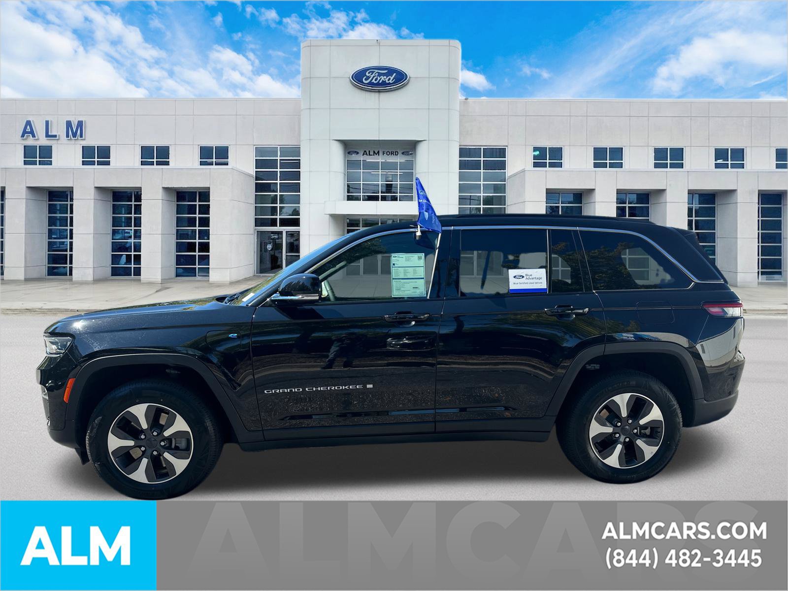 Used 2024 Jeep Grand Cherokee Limited 4xe AWD/4WD image 9