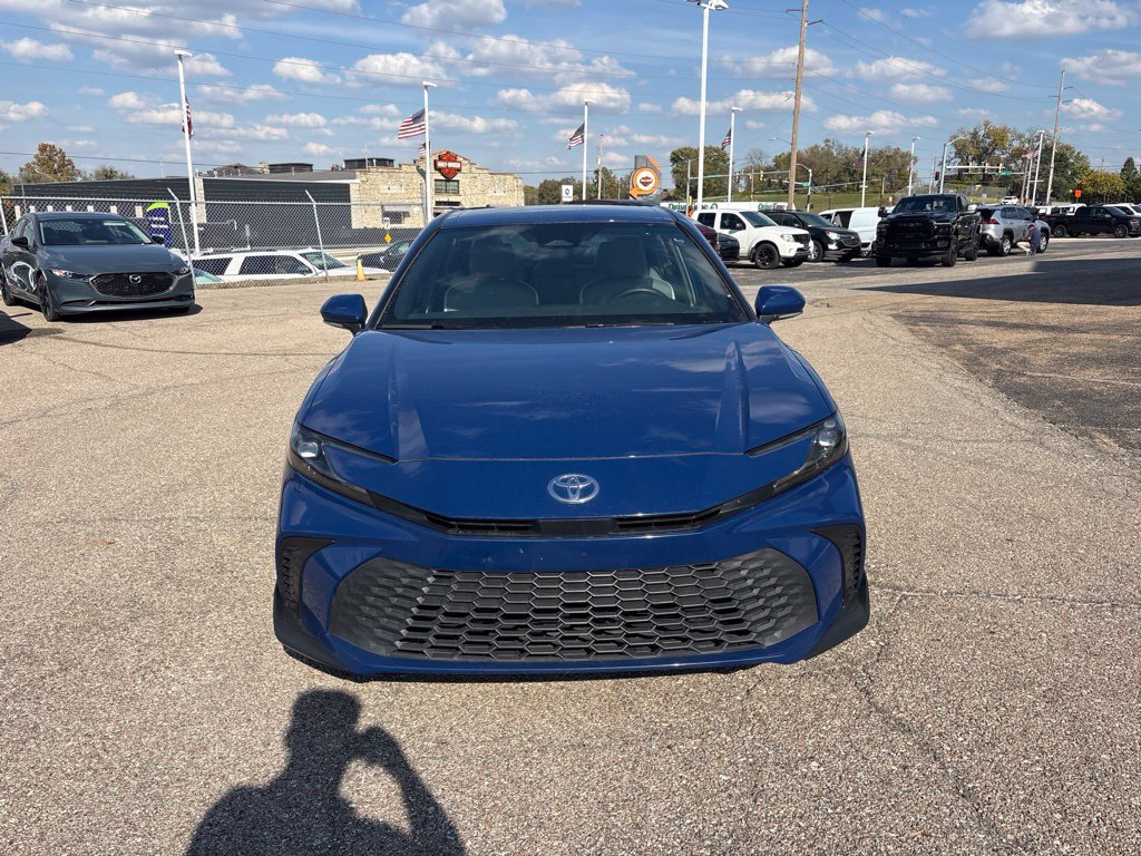 Used 2026 Toyota Camry SE FWD image 2