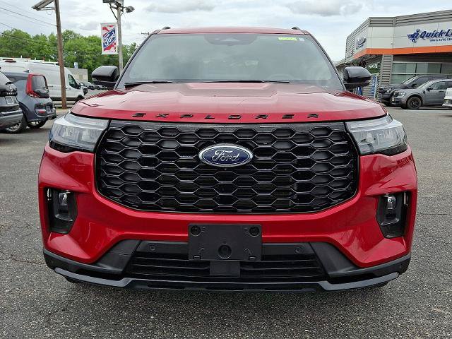 Certified 2025 Ford Explorer ST-Line AWD/4WD image 2
