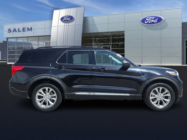 Certified 2022 Ford Explorer XLT w/ Equipment Group 202A AWD/4WD image 2