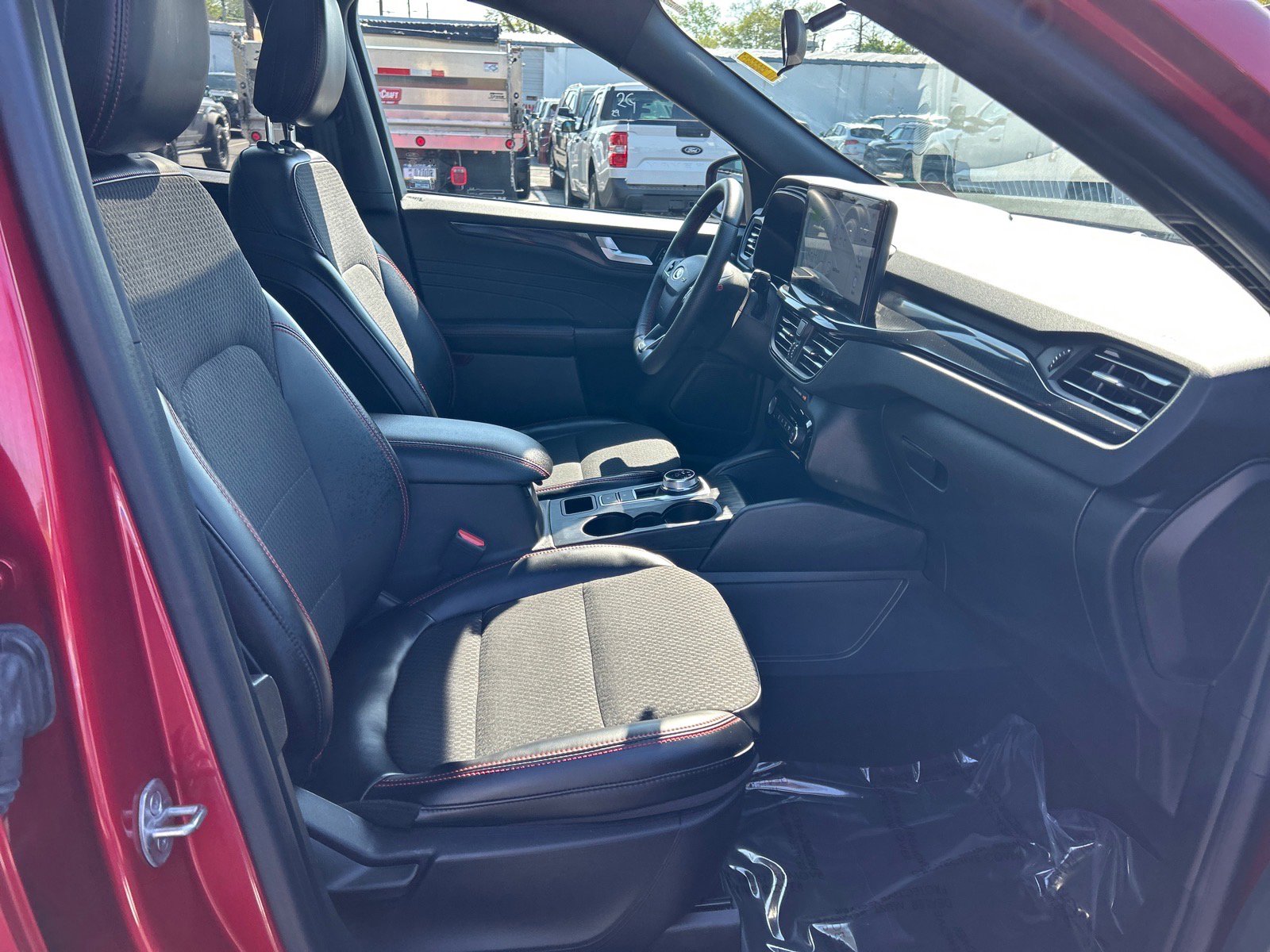 Certified 2024 Ford Escape ST-Line w/ Tech Pack #1 AWD/4WD image 18