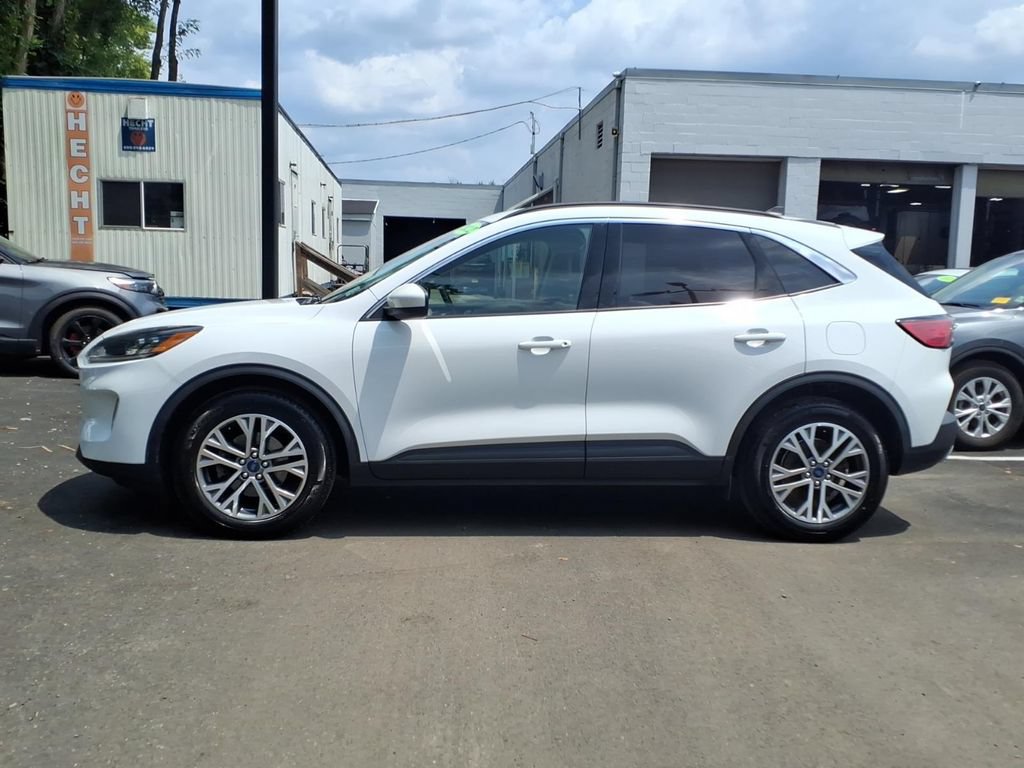 Certified 2022 Ford Escape SEL w/ Technology Package AWD/4WD image 8