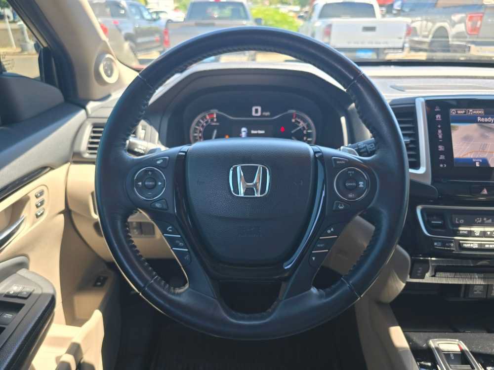 Used 2018 Honda Pilot Touring image 11