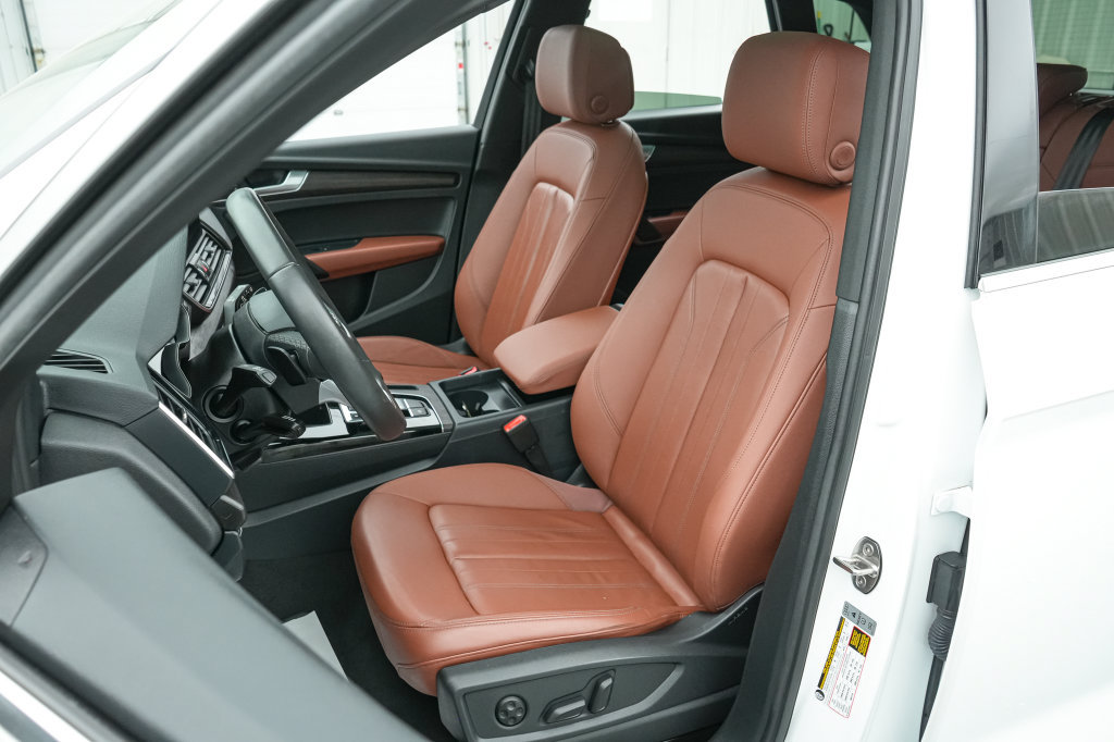 Used 2023 Audi Q5 2.0T Premium w/ Convenience Package AWD/4WD image 12
