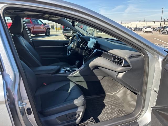 Used 2024 Toyota Camry XLE w/ Navigation Package image 9