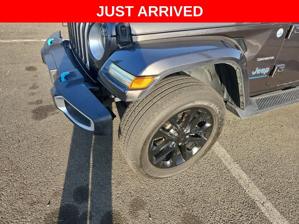 Used 2023 Jeep Wrangler Unlimited Sahara AWD/4WD image 3