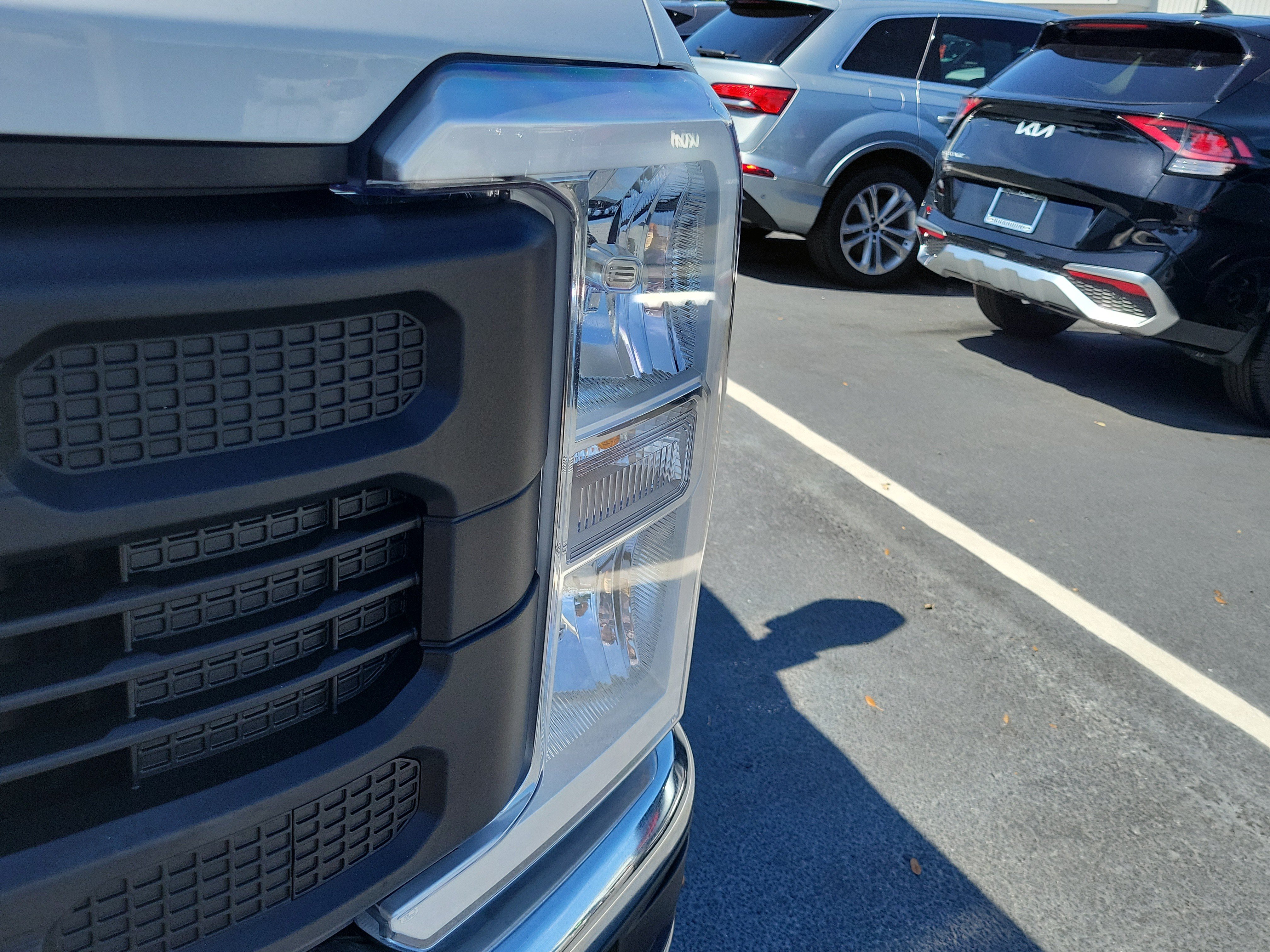 Certified 2025 Ford F350 XL AWD/4WD image 3