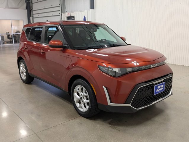 Used 2024 Kia Soul LX w/ Option Group 015 FWD image 16