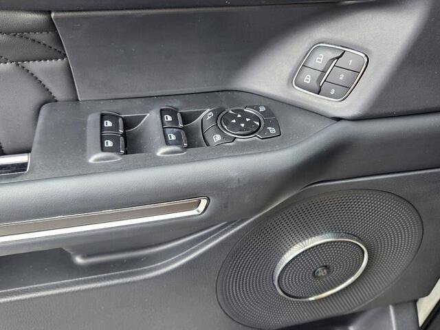 Certified 2024 Ford Expedition Max Platinum RWD image 33