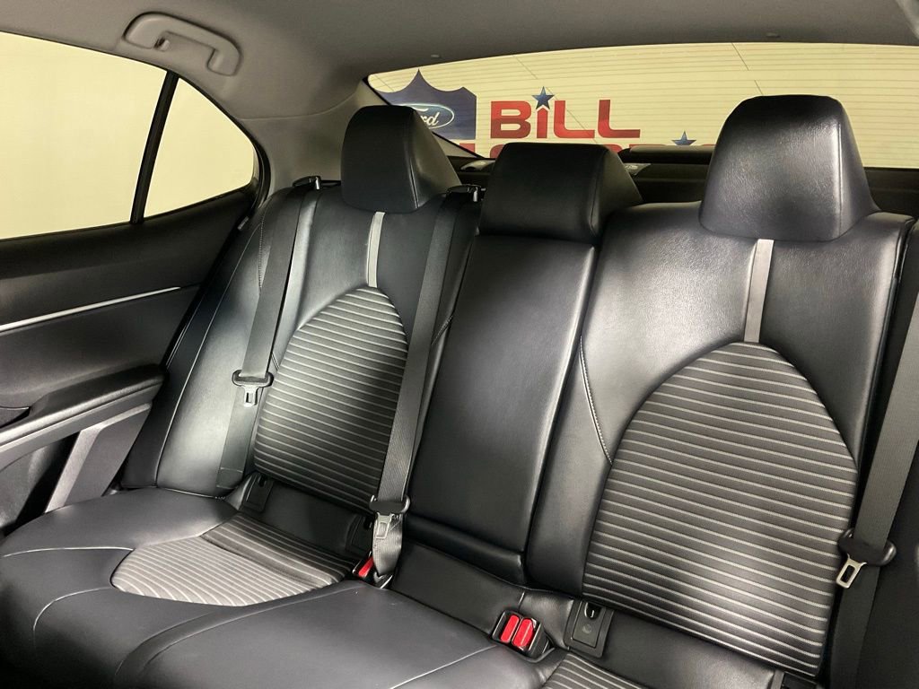 Used 2018 Toyota Camry SE image 16