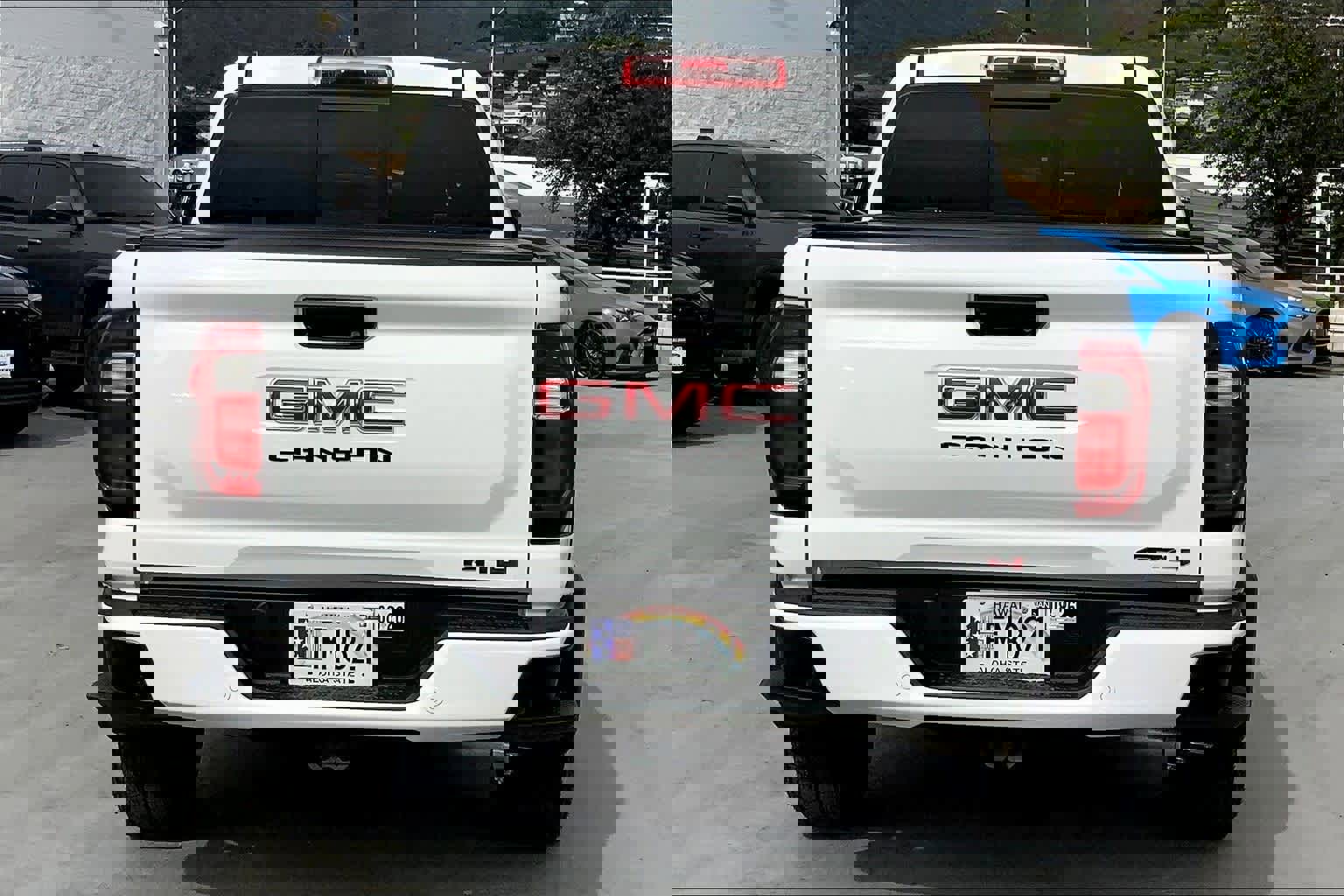 Used 2024 GMC Canyon AT4 w/ AT4 Premium Package image 5